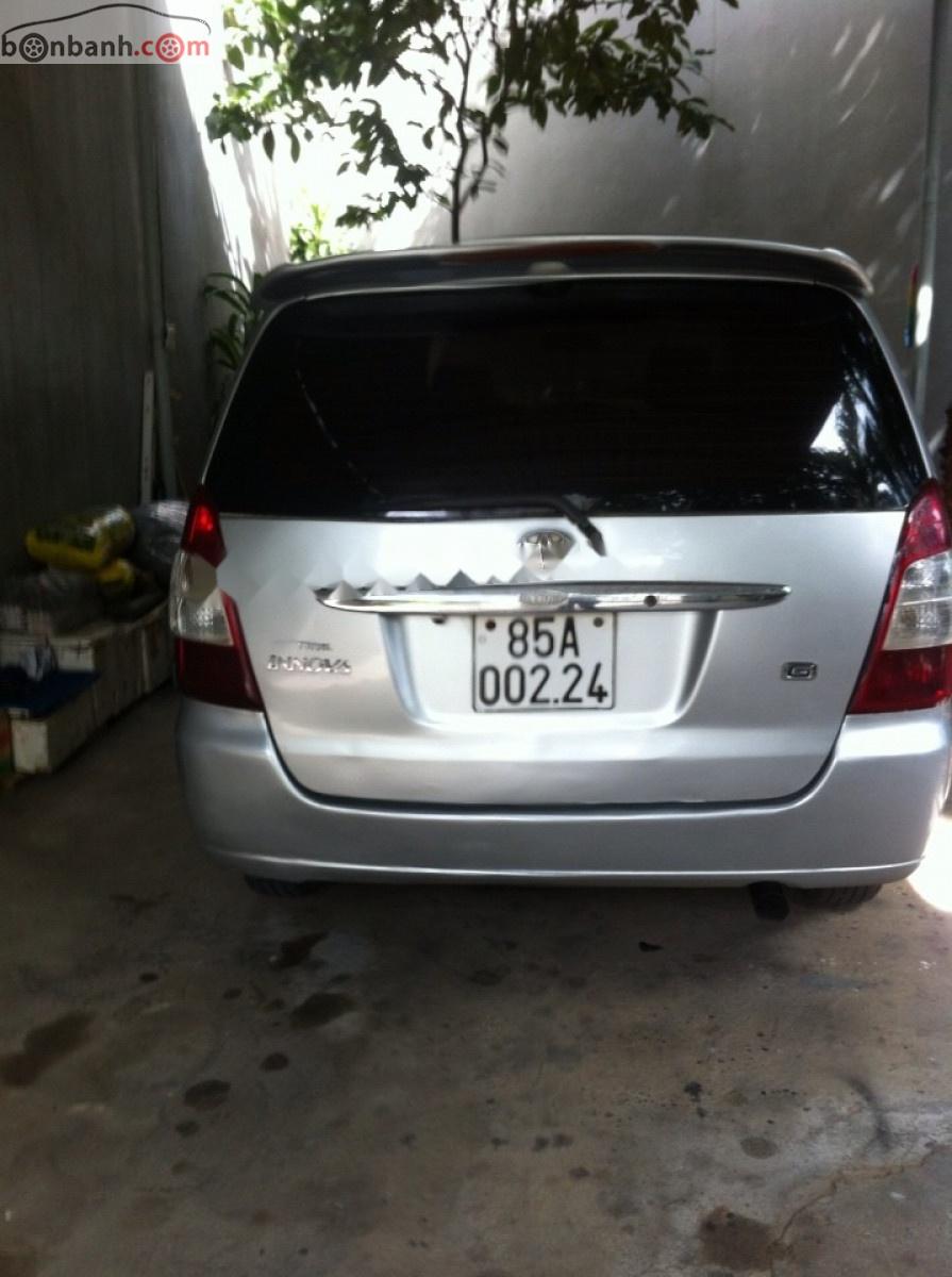 Toyota Innova 2006 - Cần bán lại xe cũ Toyota Innova đời 2006, màu bạc còn mới