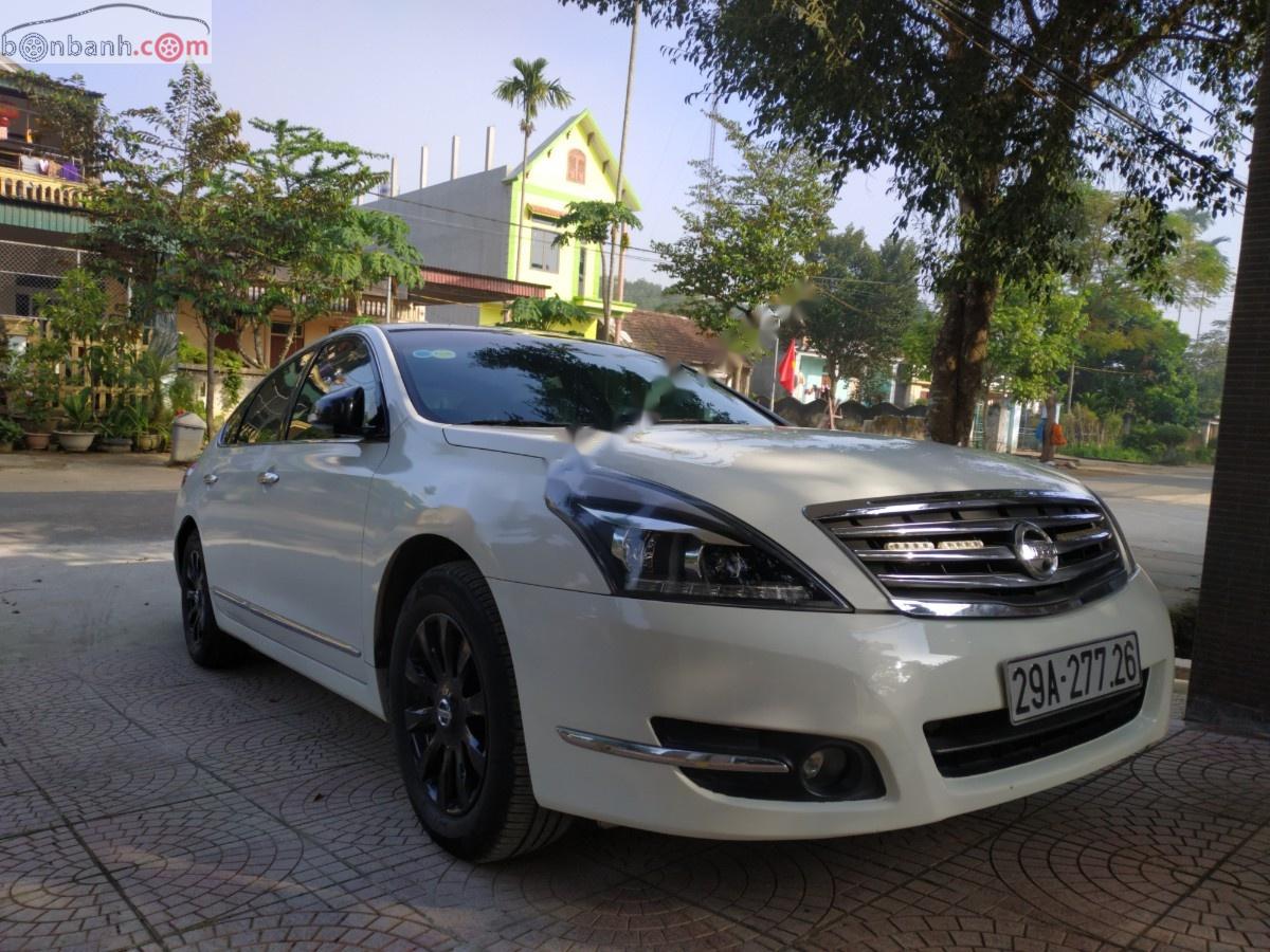 Nissan Teana 2011 - Cần bán gấp Nissan Teana 2.0AT sản xuất năm 2011, màu trắng, nhập khẩu chính chủ