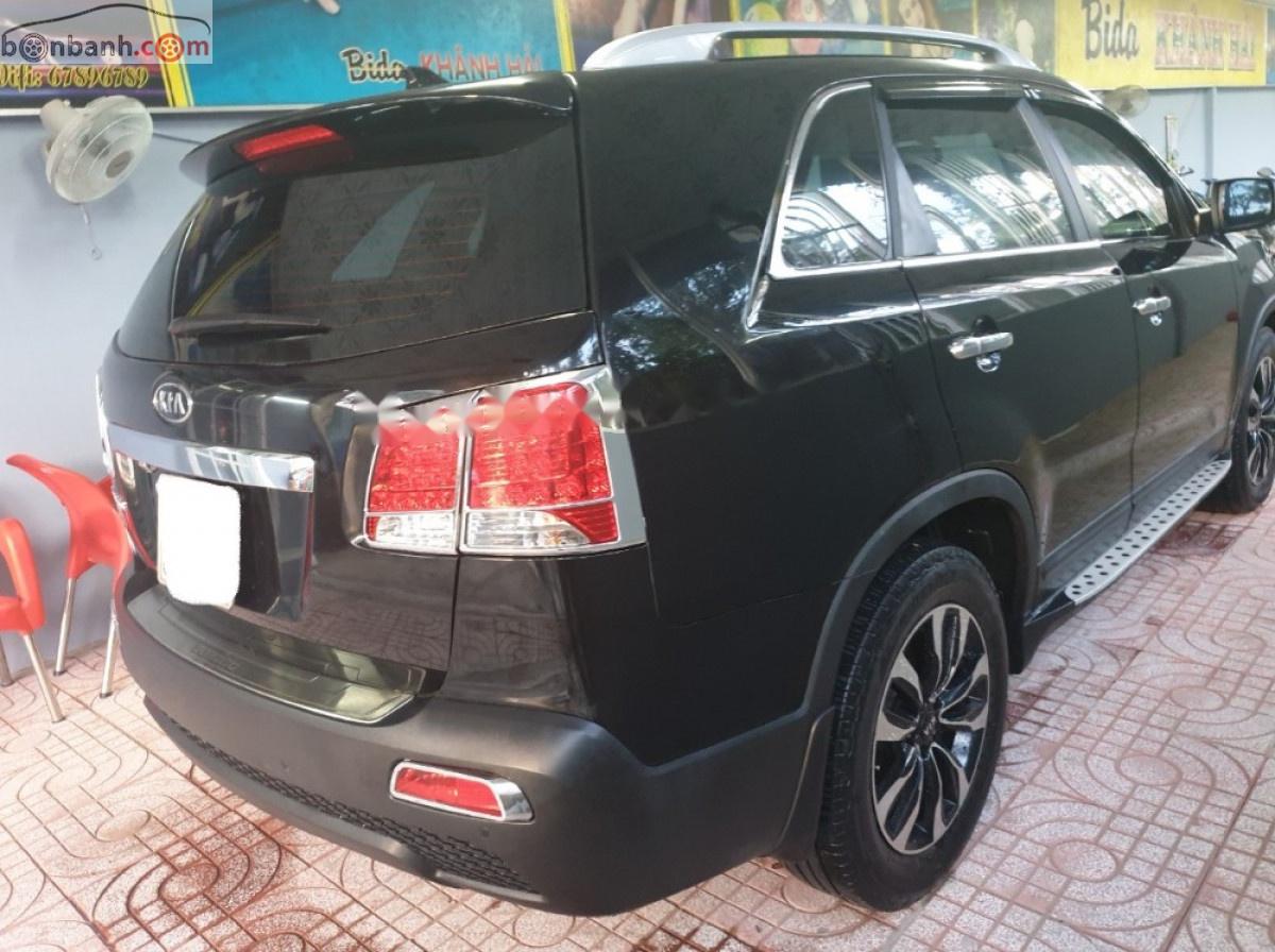 Kia Sorento 2012 - Bán ô tô Kia Sorento sản xuất năm 2012, màu đen xe gia đình