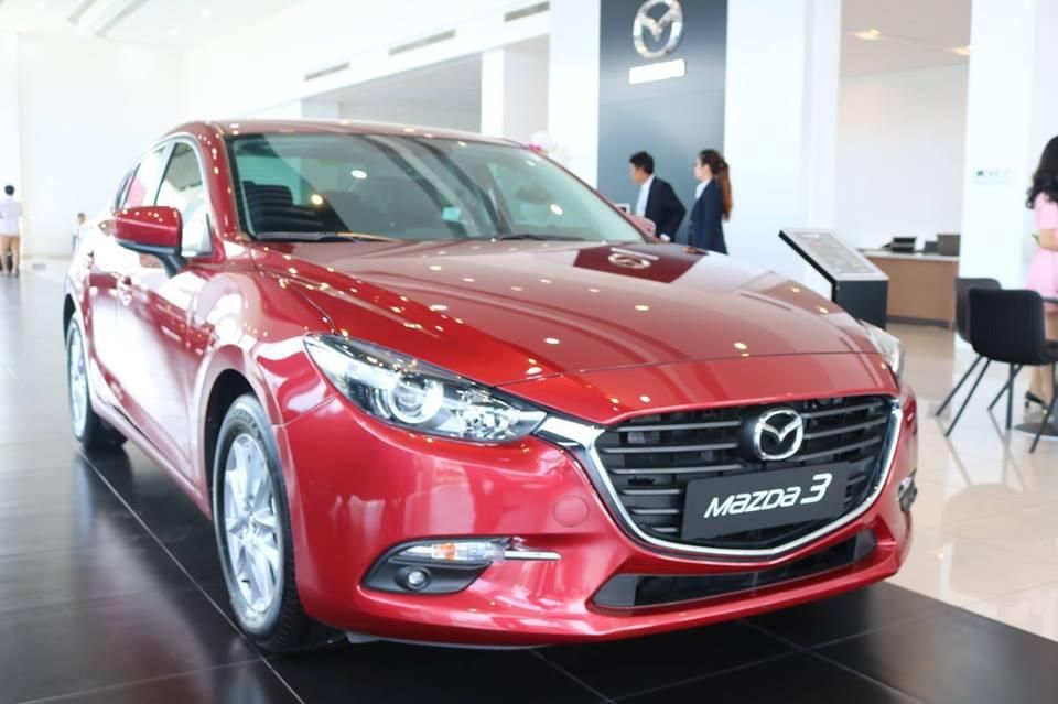 Mazda 3 2019 - Khuyến mại lớn cuối năm chiếc xe Mazda 3 Facelift 2019, màu đỏ - Giao xe nhanh toàn quốc