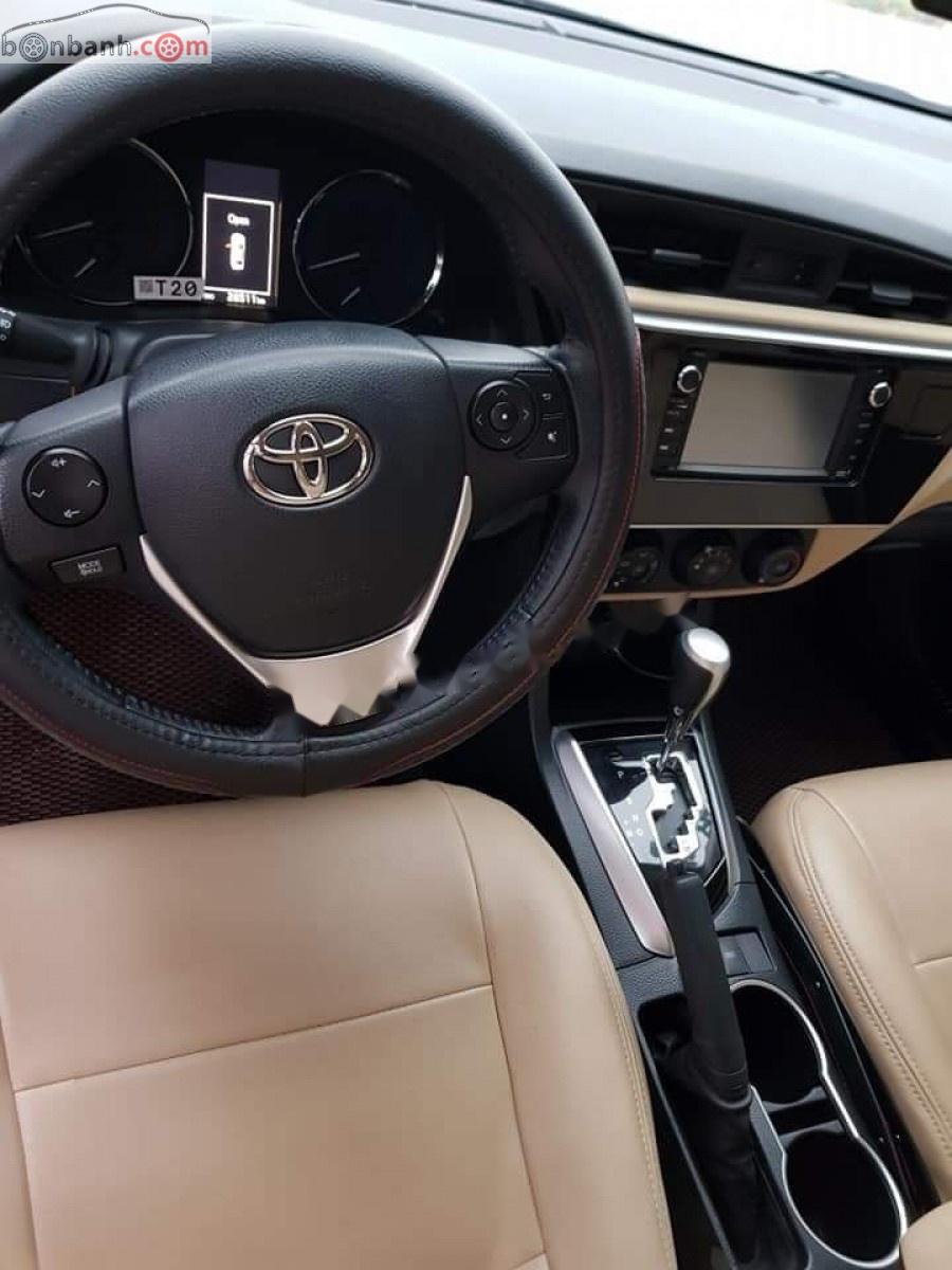 Toyota Corolla 2018 - Bán xe cũ Toyota Corolla sản xuất năm 2018, màu đen