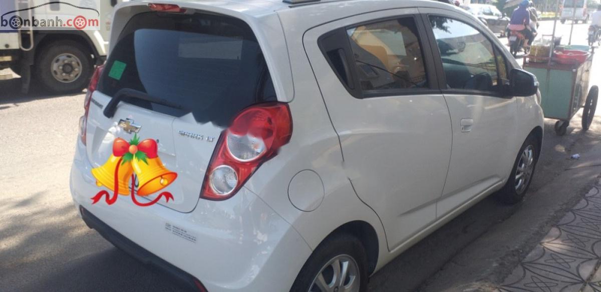 Chevrolet Spark   2016 - Bán xe Chevrolet Spark LT 1.2 MT đời 2016, màu trắng, chính chủ 