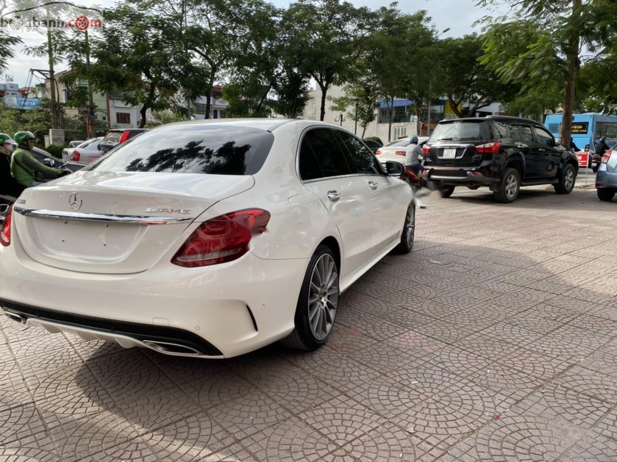 Mercedes-Benz C class   2017 - Cần bán xe Mercedes C300 AMG sản xuất 2017, màu trắng