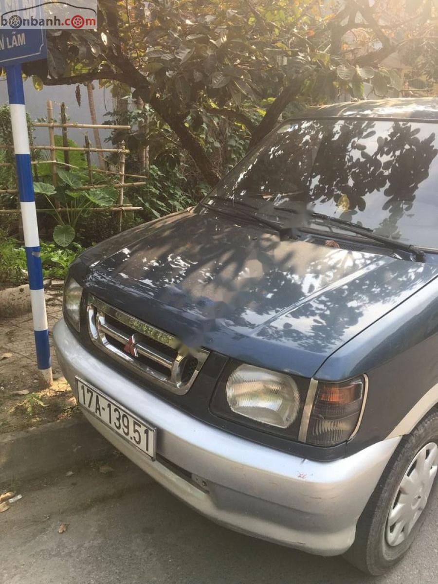 Mitsubishi Jolie 2001 - Cần bán gấp Mitsubishi Jolie sản xuất 2001, màu xám xe còn mới lắm