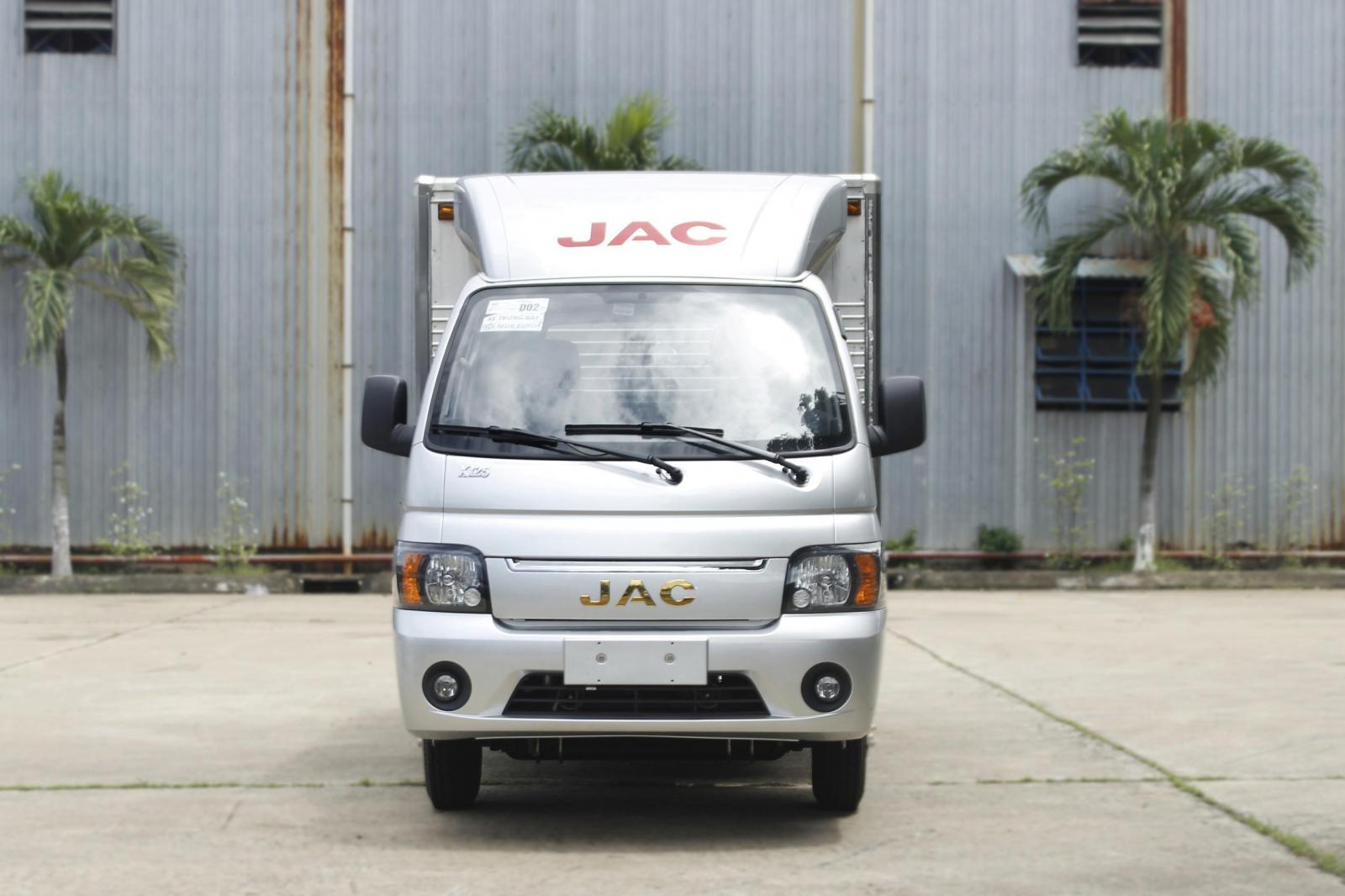 2019 - Bán xe JAC HFC X125 thùng kín linh kiện nhập khẩu đời 2019, giá tốt