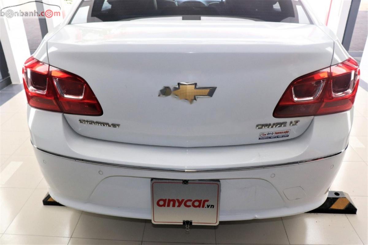 Chevrolet Cruze 2017 - Bán xe Chevrolet Cruze năm 2017, màu trắng, 373tr xe còn mới nguyên