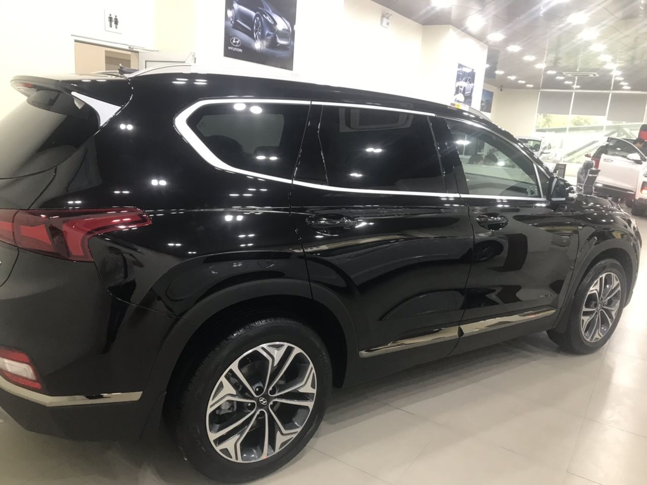 Hyundai Santa Fe Premium   2019 - Hyundai Lê Văn Lương - Hỗ trợ trả góp lãi suất thấp khi mua xe Hyundai Santa Fe Premium đời 2019, màu đen
