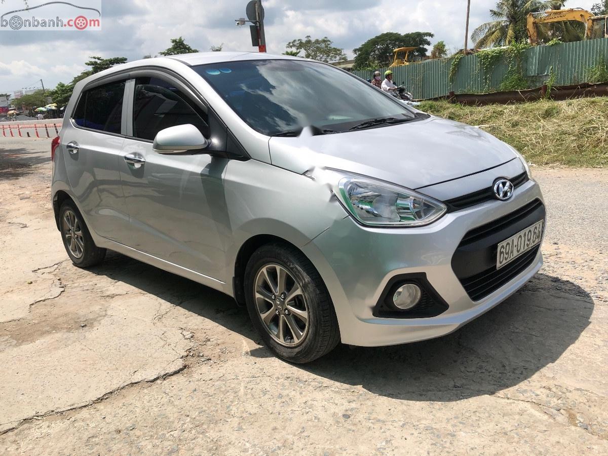 Hyundai Grand i10 2015 - Bán Hyundai Grand i10 đời 2015, màu bạc, nhập khẩu chính hãng