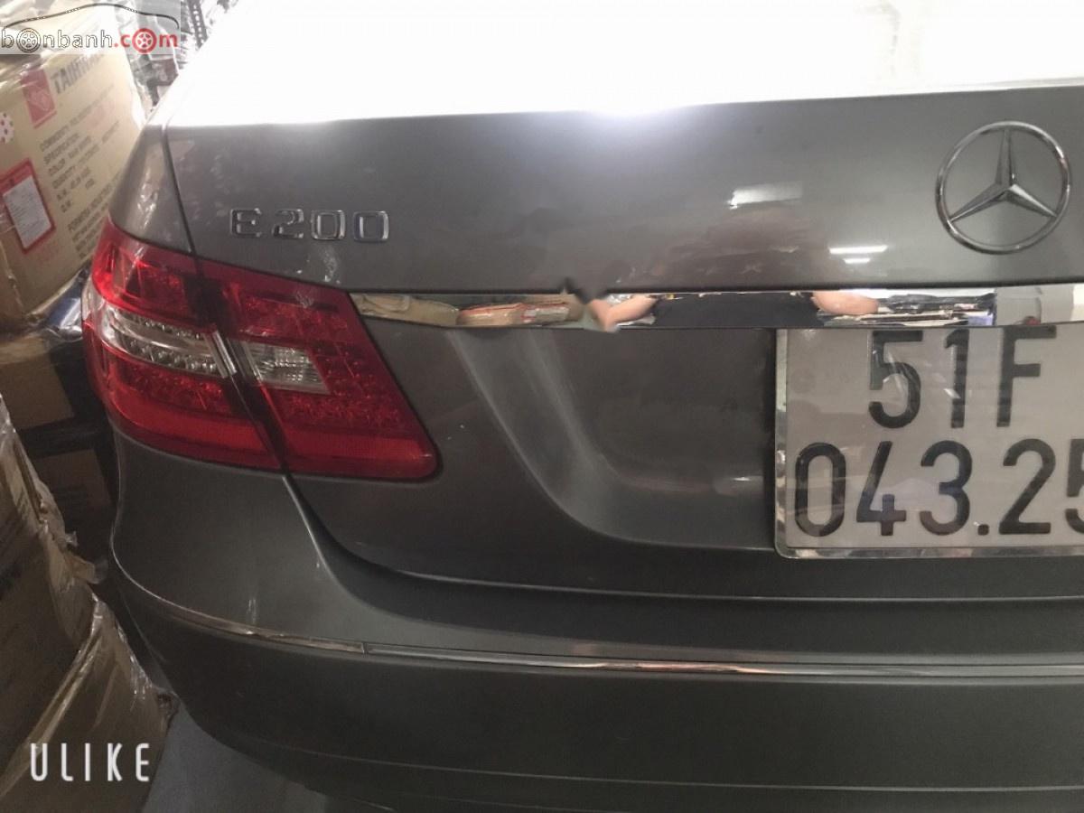 Mercedes-Benz E class 2012 - Bán Mercedes sản xuất năm 2012, giá 900tr xe còn mới nguyên