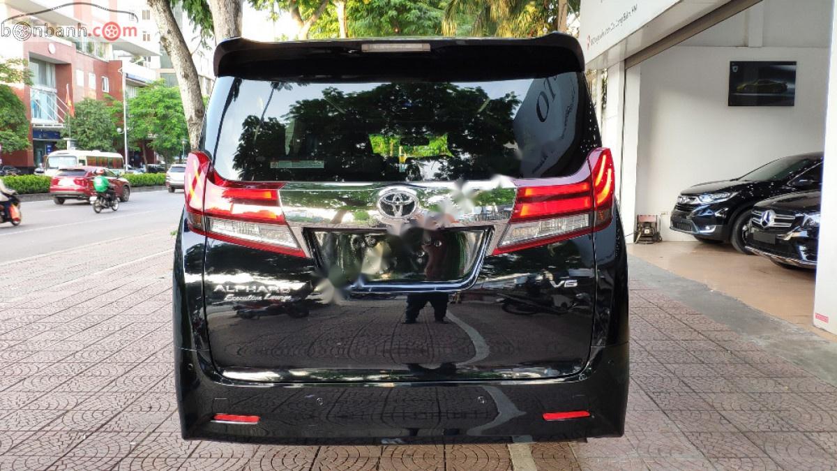 Toyota Alphard 2015 - Bán Toyota Alphard sản xuất 2015, màu đen, xe nhập chính hãng