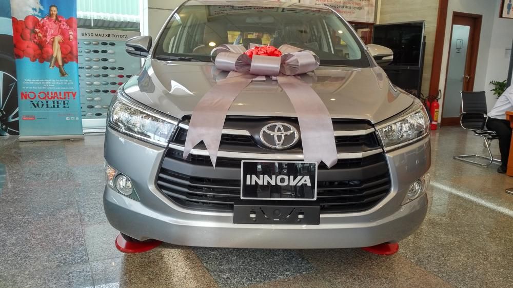 Toyota Innova 2019 -  Bán Toyota Innova 2019, màu bạc - Giảm trực tiếp tiền mặt và Tặng phụ kiện chính hãng khi mua xe