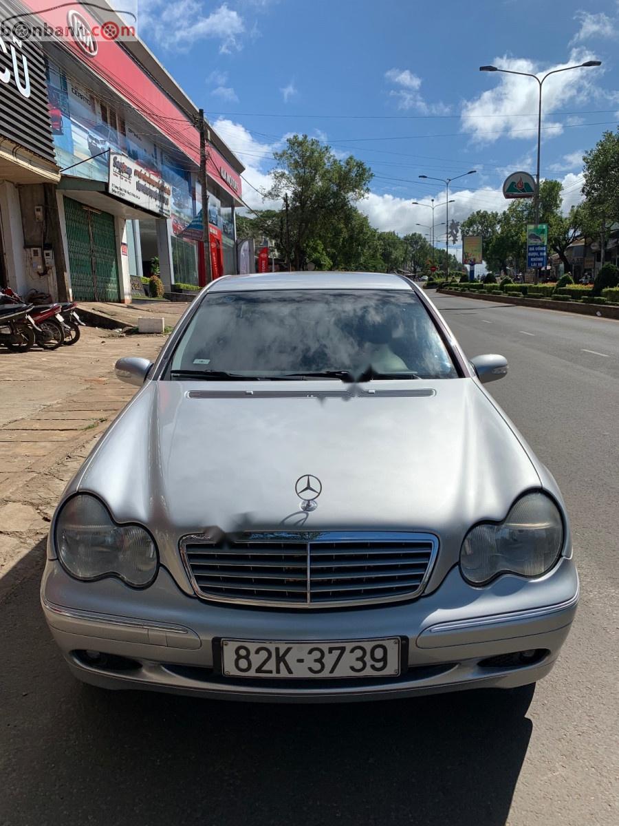 Mercedes-Benz C class  C200 Kompressor 2002 - Cần bán gấp Mercedes-Benz C class C200 màu bạc xe máy chạy êm