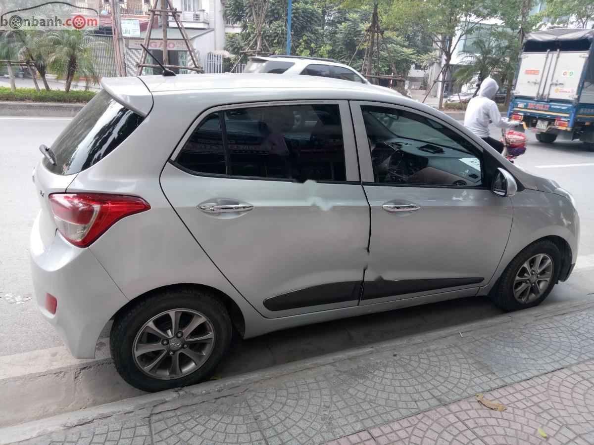 Hyundai Grand i10 2016 - Bán xe Hyundai Grand i10 1.2MT sản xuất 2016, màu bạc, nhập khẩu