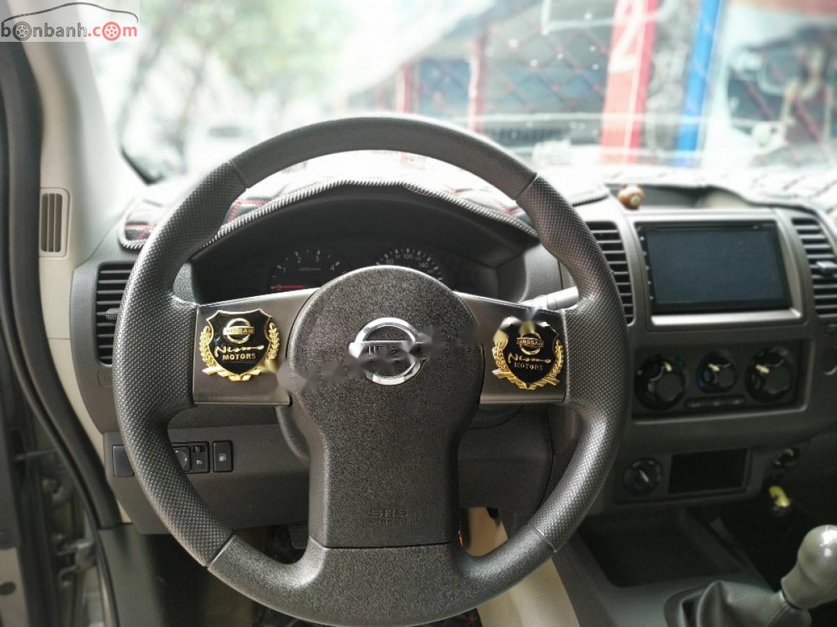 Nissan Navara   2013 - Bán Nissan Navara LE 2.5MT 4WD đời 2013, màu xám, nhập khẩu, số sàn