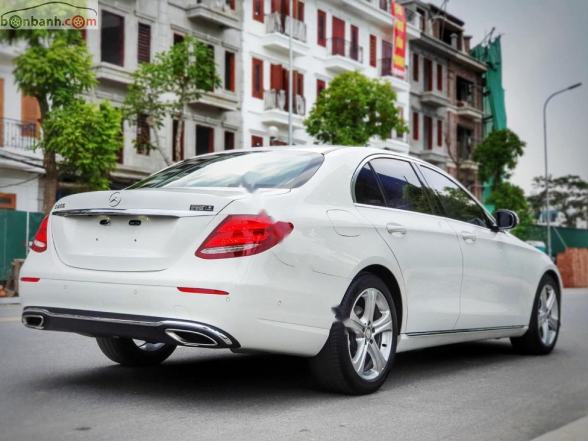 Mercedes-Benz E class E250 2017 - Bán Mercedes E250 năm sản xuất 2017, màu trắng