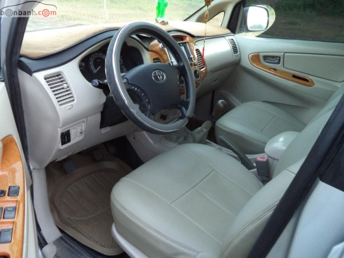 Toyota Innova 2008 - Cần bán lại xe Toyota Innova 2008, màu bạc còn mới