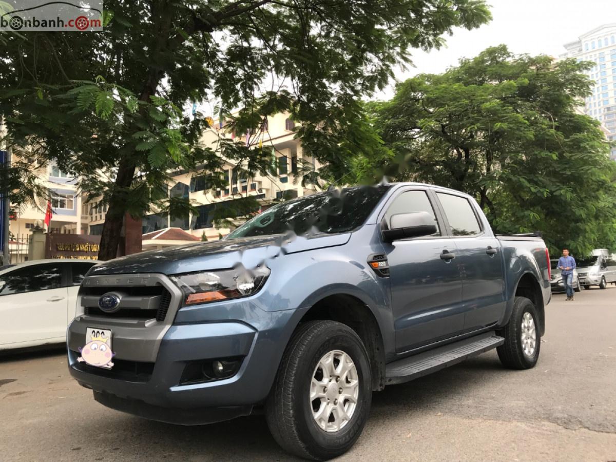 Ford Ranger 2016 - Bán Ford Ranger XLS 2.2 AT sản xuất 2016, màu xanh lam, nhập khẩu nguyên chiếc, giá chỉ 560 triệu