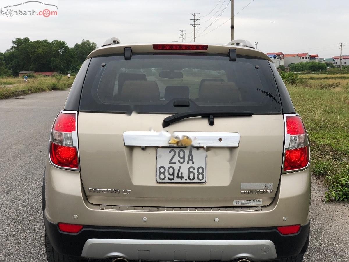 Chevrolet Captiva   2009 - Bán Chevrolet Captiva sản xuất năm 2009, màu vàng xe còn mới lắm