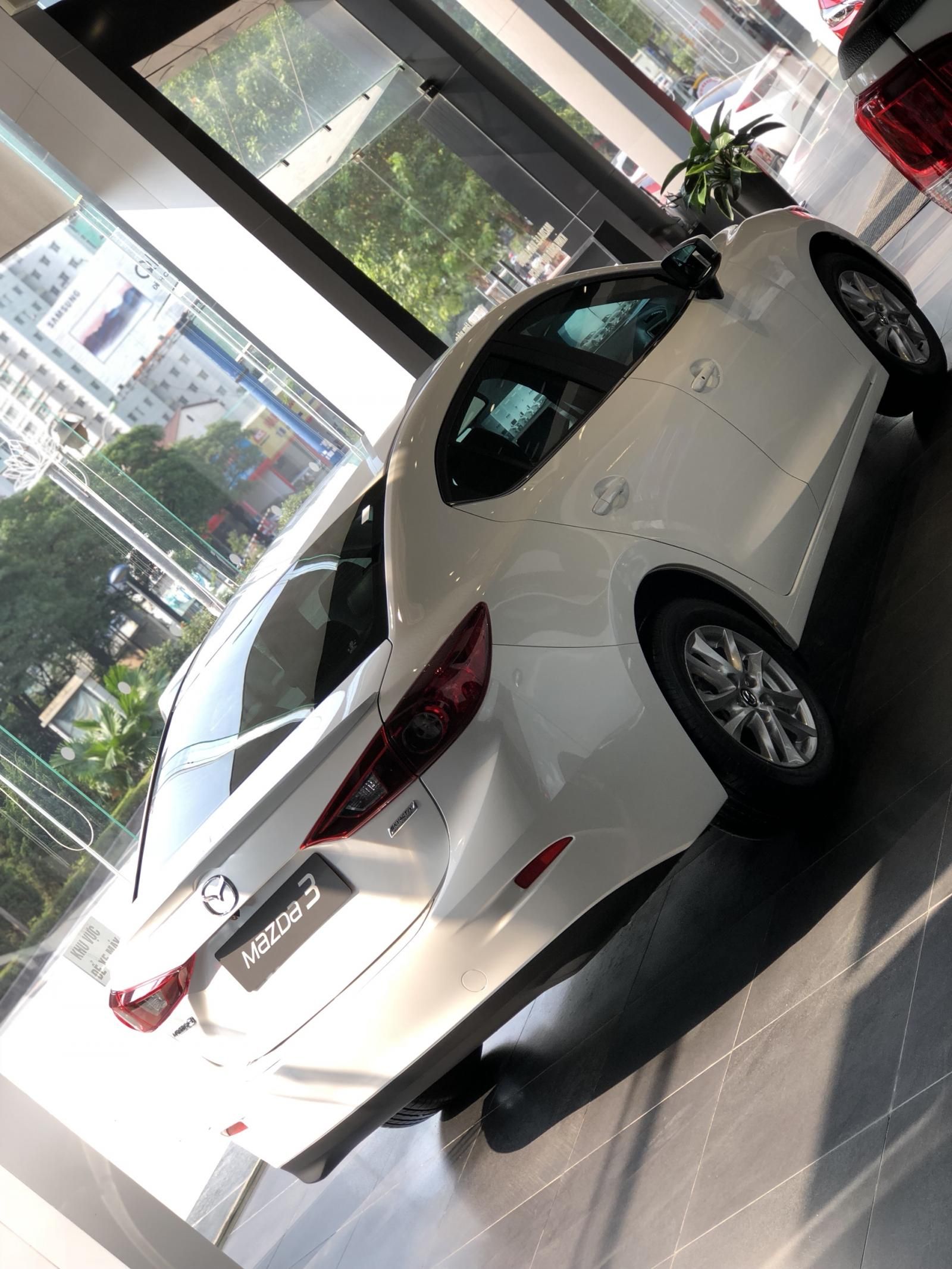 Mazda 3 2.0 2019 - Giao xe ngay, Mazda 3 2.0 năm sản xuất 2019, màu trắng