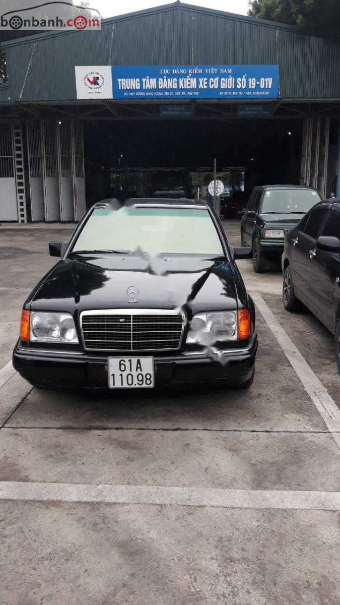 Mercedes-Benz E class 1990 - Bán xe Mercedes E230 đời 1990, màu đen, xe nhập số sàn