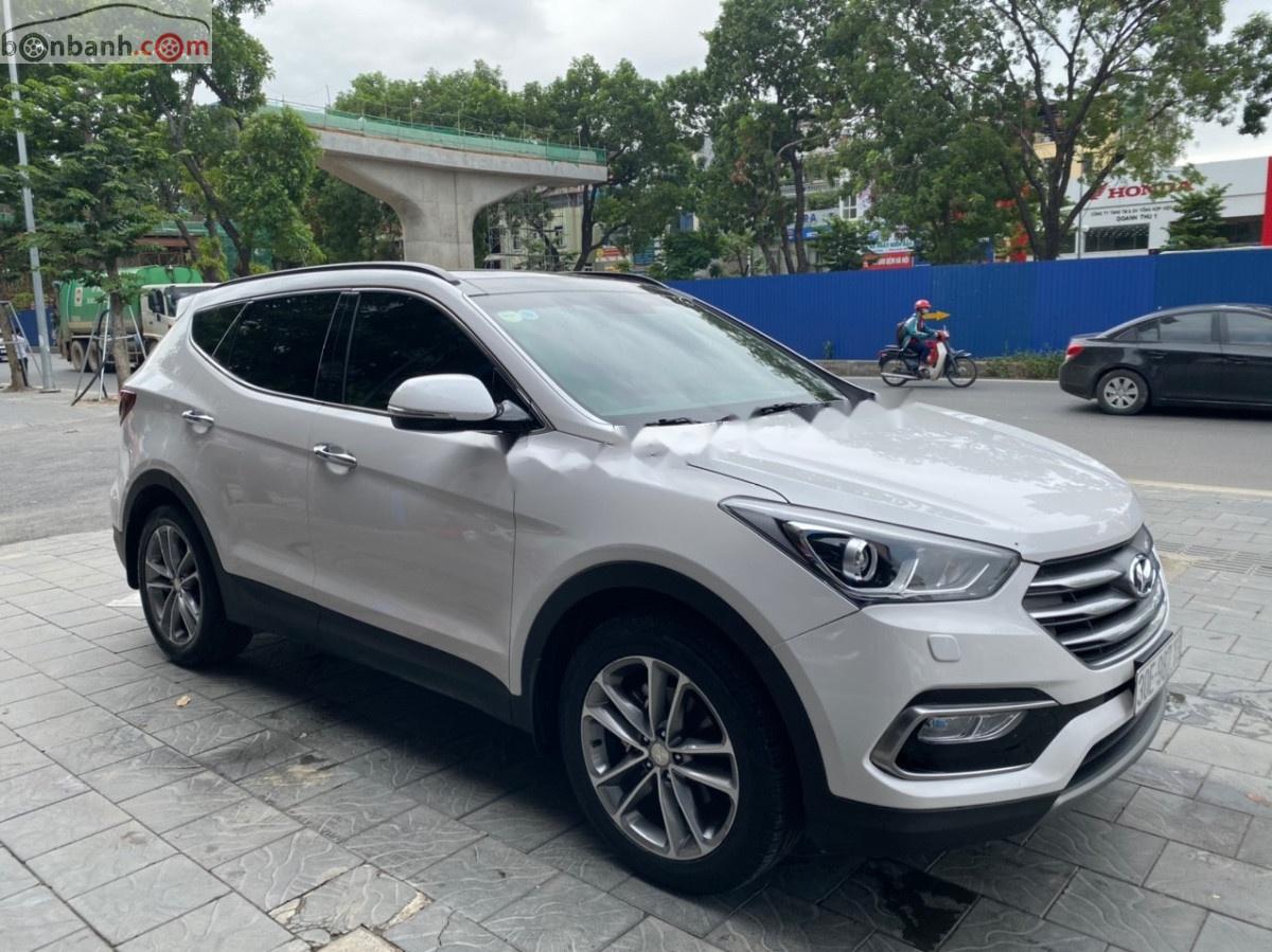 Hyundai Santa Fe 2017 - Bán xe Hyundai Santa Fe đời 2017, màu trắng, giá chỉ 988 triệu