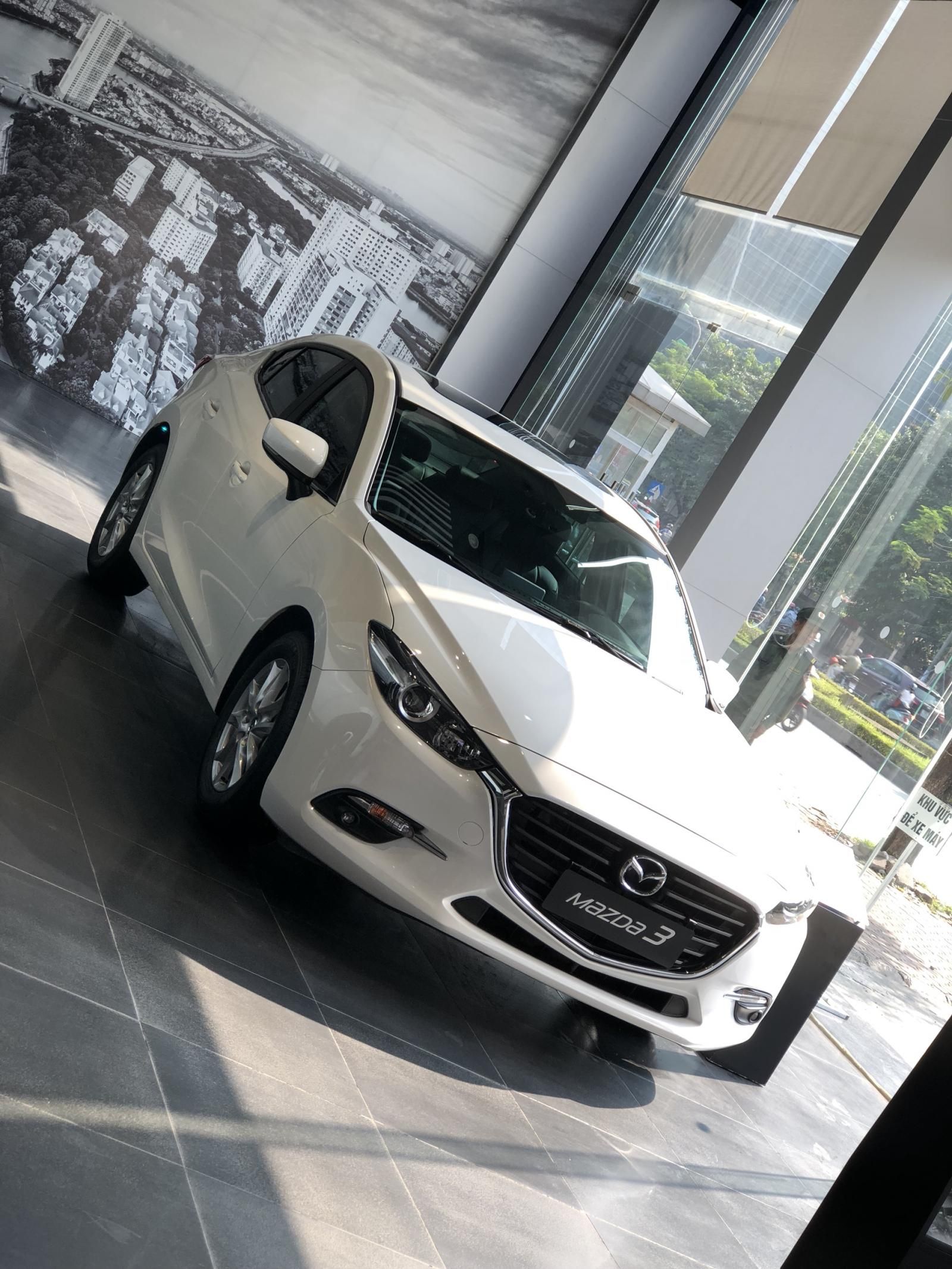 Mazda 3 1.5 SD FL   2019 - Cần bán nhanh chiếc xe  Mazda 3 1.5 kiểu dáng Sedan, 5 chỗ, số tự động - Giao nhanh toàn quốc