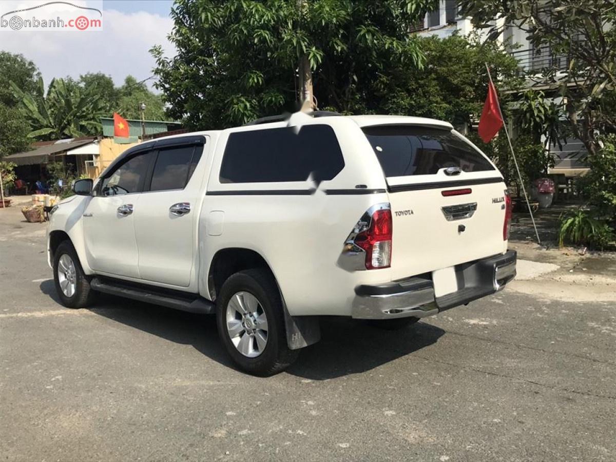 Toyota Hilux   2017 - Bán Toyota Hilux 2.8G 4x4 AT sản xuất 2017, màu trắng, nhập khẩu 