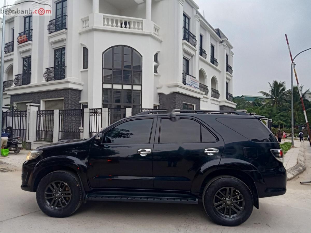 Toyota Fortuner 2015 - Bán Toyota Fortuner đời 2015, màu đen số sàn, 775tr xe còn mới lắm