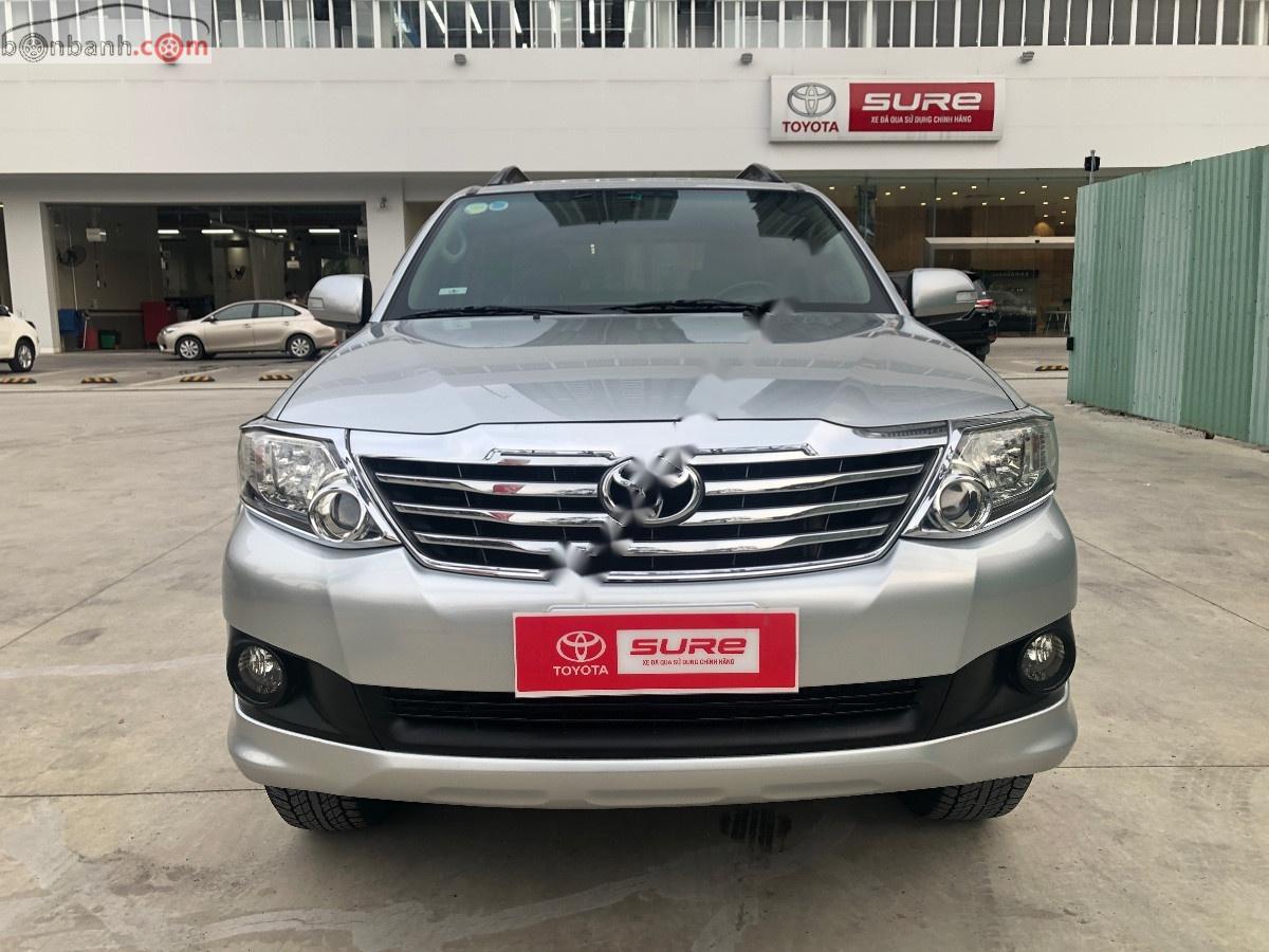 Toyota Fortuner 2012 - Bán Toyota Fortuner 2012, màu xám số tự động xe còn mới lắm