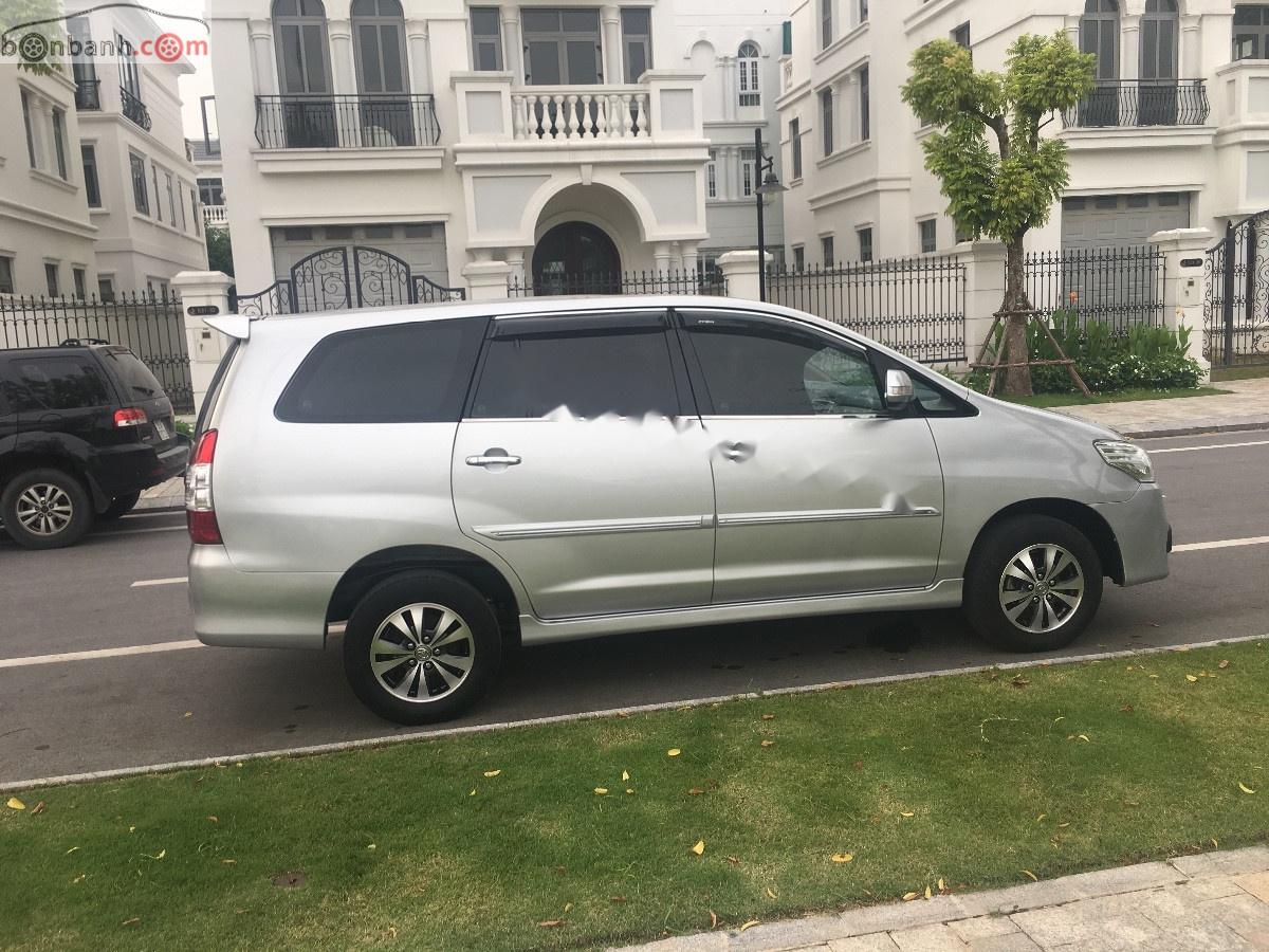 Toyota Innova 2016 - Bán Toyota Innova 2016, màu bạc, chính chủ