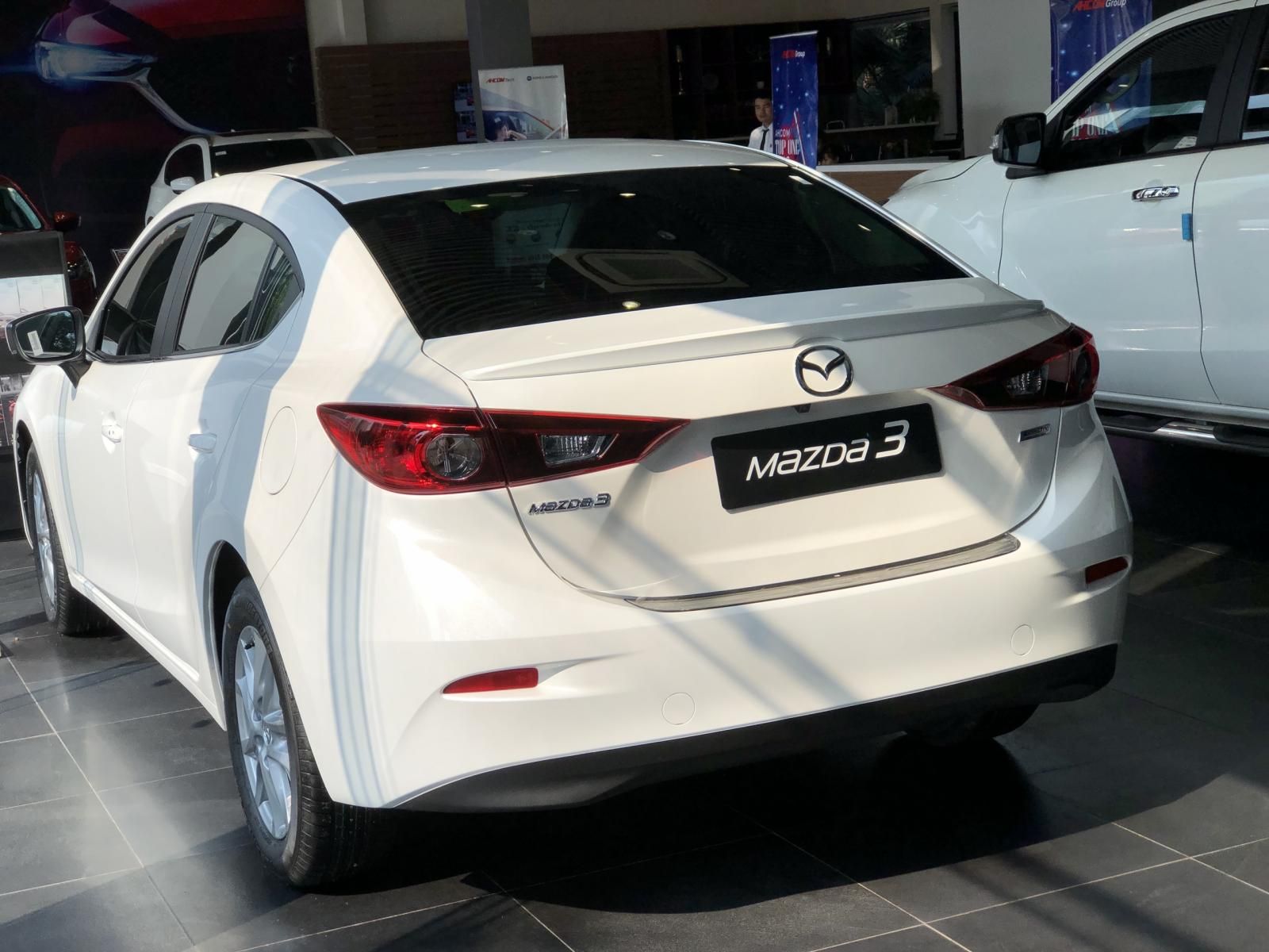 Mazda 3 2.0 2019 - Giao xe ngay, Mazda 3 2.0 năm sản xuất 2019, màu trắng