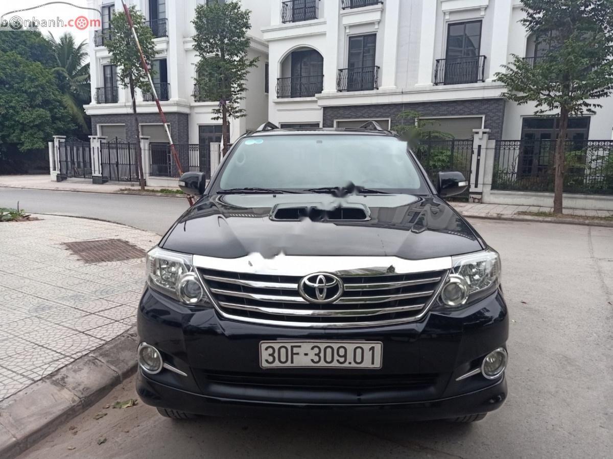 Toyota Fortuner 2015 - Bán Toyota Fortuner đời 2015, màu đen số sàn, 775tr xe còn mới lắm