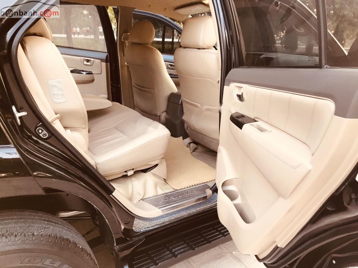 Toyota Fortuner   2013 - Bán Toyota Fortuner 2.7V đời 2013, màu đen, giá tốt