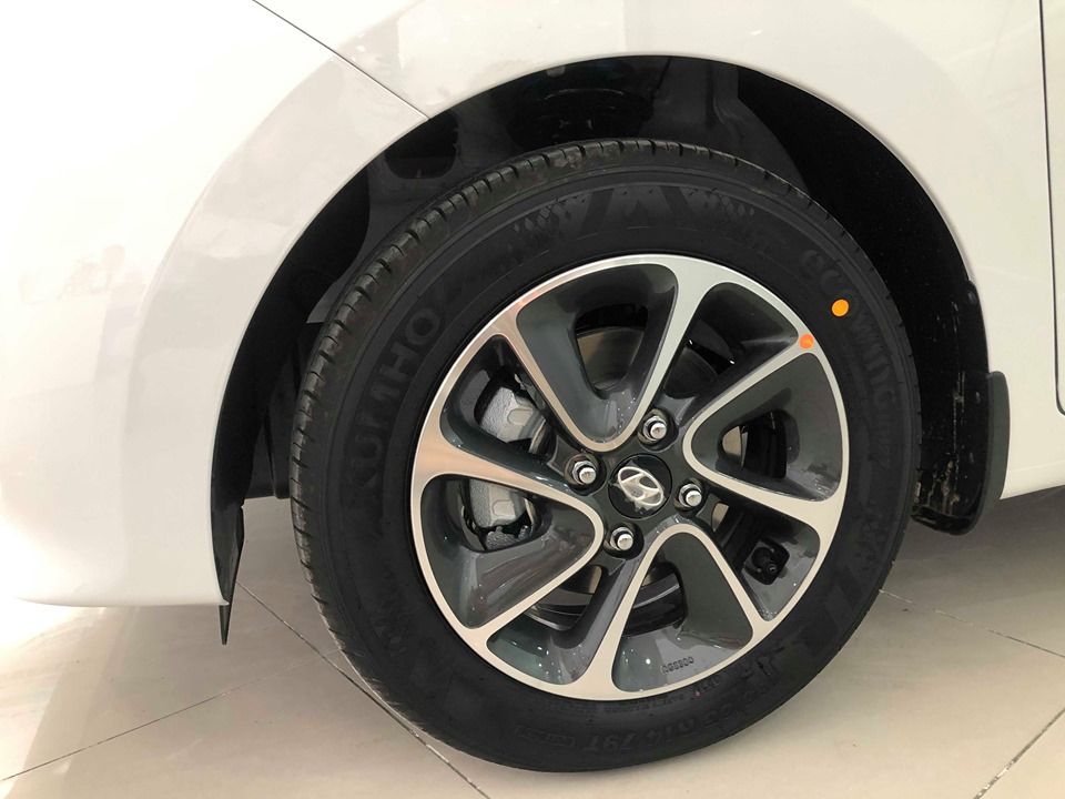 Hyundai Grand i10 2019 - Cần bán nhanh chiếc xe Hyundai Grand i10  đời 2019, màu trắng - giá cạnh tranh