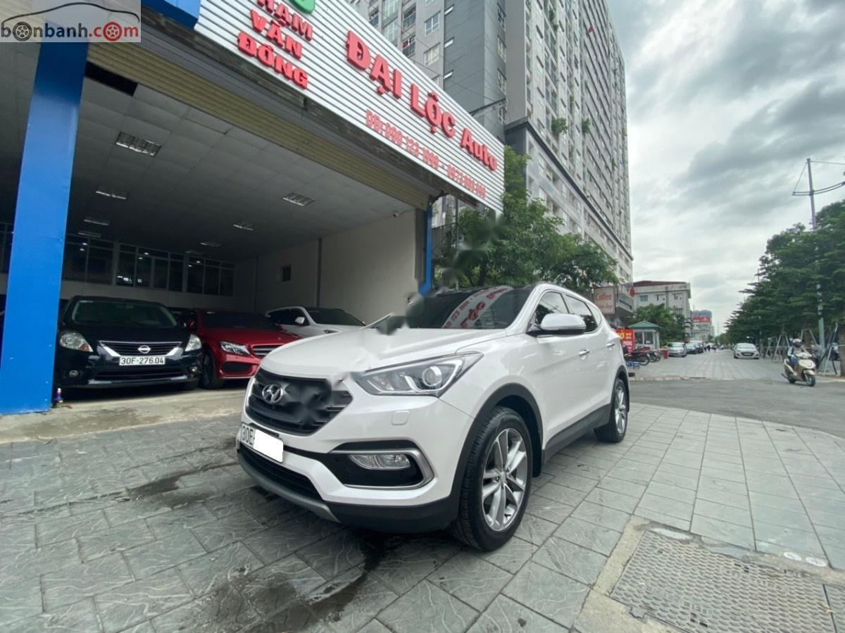 Hyundai Santa Fe 2017 - Bán xe Hyundai Santa Fe đời 2017, màu trắng, giá chỉ 988 triệu