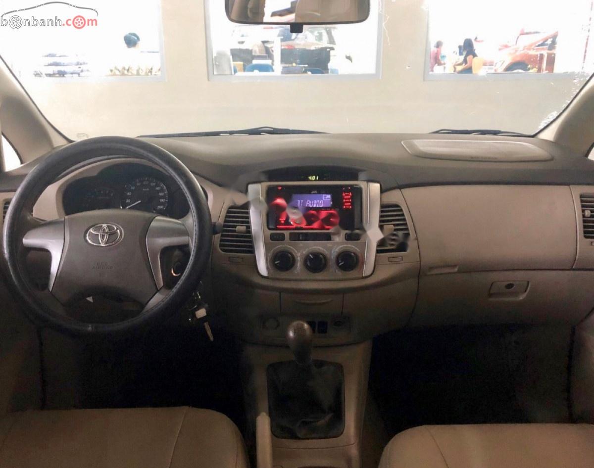 Toyota Innova 2014 - Bán Toyota Innova đời 2014 số sàn, giá chỉ 538 triệu