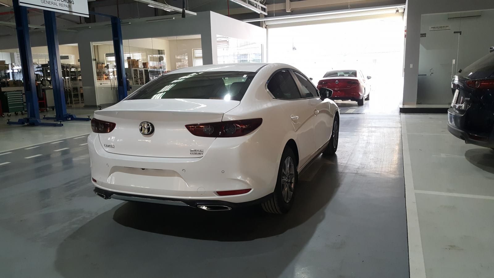 Mazda 3 Sport Deluxe  2019 - Mazda Giải Phóng - Giảm giá sốc cuối năm khi mua xe Mazda 3 Sport Deluxe sản xuất năm 2019, màu trắng