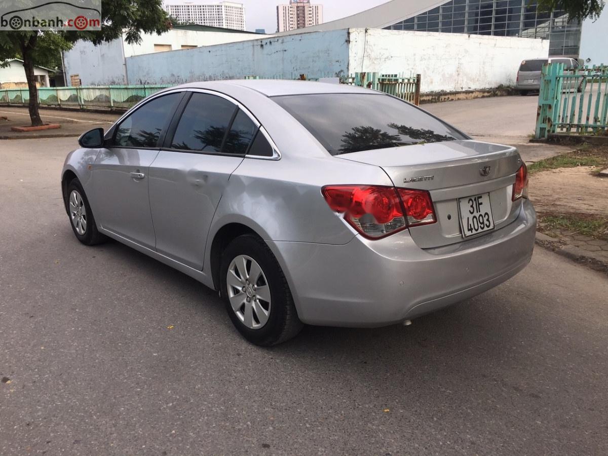 Daewoo Lacetti 2010 - Bán xe Daewoo Lacetti đời 2010, màu bạc, xe nhập số sàn, giá tốt