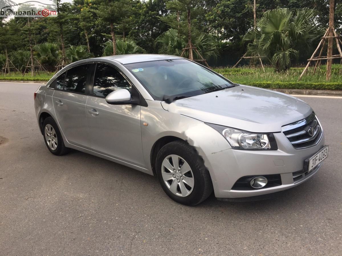 Daewoo Lacetti 2010 - Bán xe Daewoo Lacetti đời 2010, màu bạc, xe nhập số sàn, giá tốt