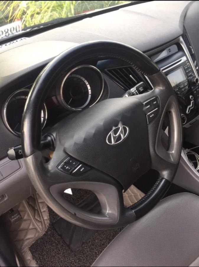Toyota Fortuner 2014 - Cần bán Toyota Fortuner đời 2014, màu trắng xe còn mới lắm