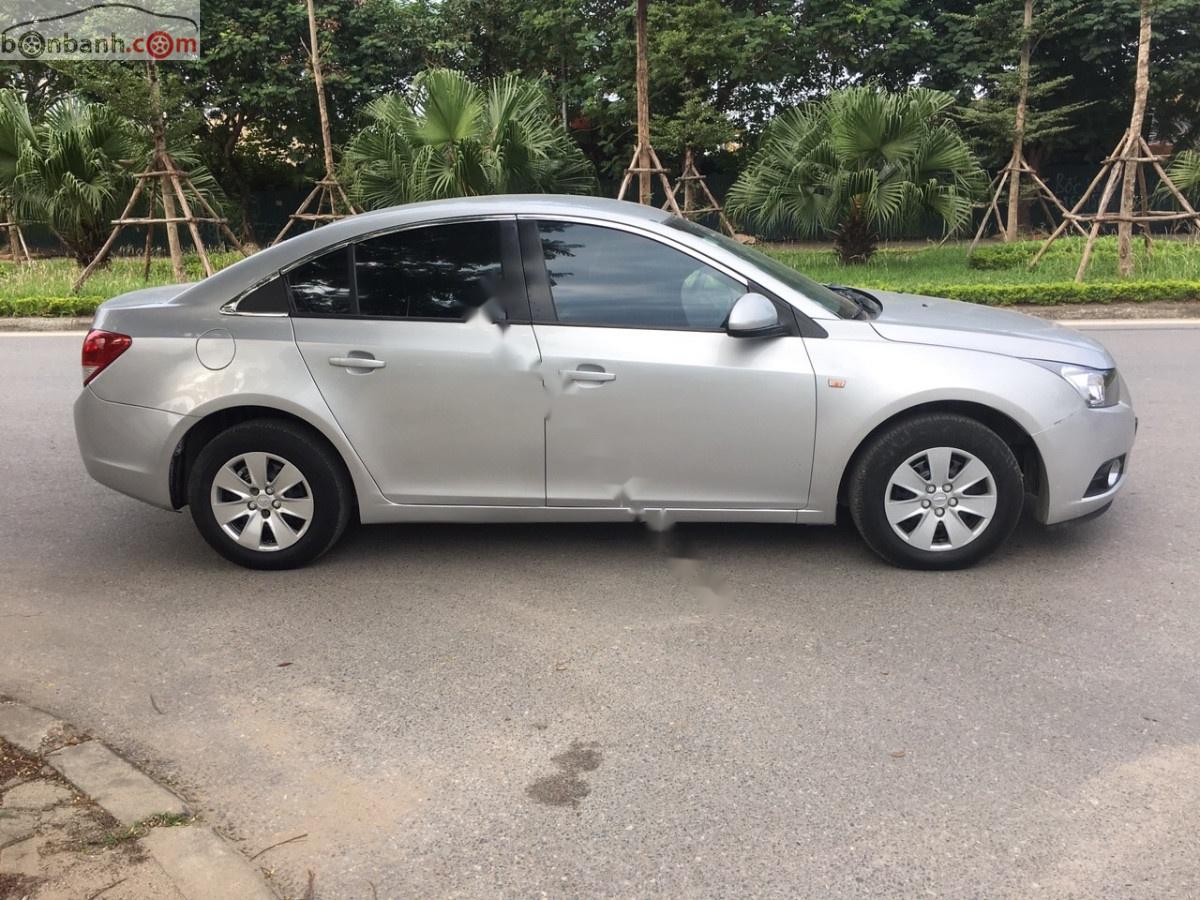 Daewoo Lacetti 2010 - Bán xe Daewoo Lacetti đời 2010, màu bạc, xe nhập số sàn, giá tốt