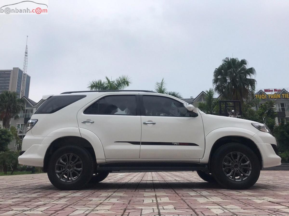 Toyota Fortuner 2014 - Cần bán Toyota Fortuner đời 2014, màu trắng xe còn mới lắm