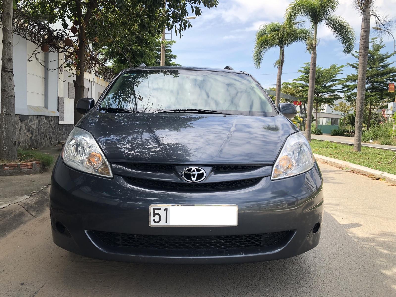 Toyota Sienna 2007 - Bán Toyota Sienna LE 3.5 model 2007, màu xám, nhập Mỹ