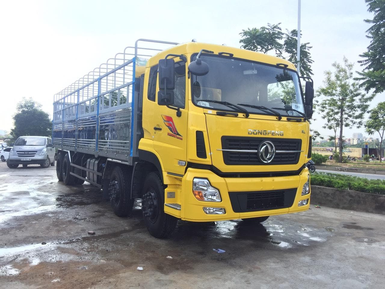 JRD 2019 - Xe tải Dongfeng ISL 315 thùng dài 9m5 