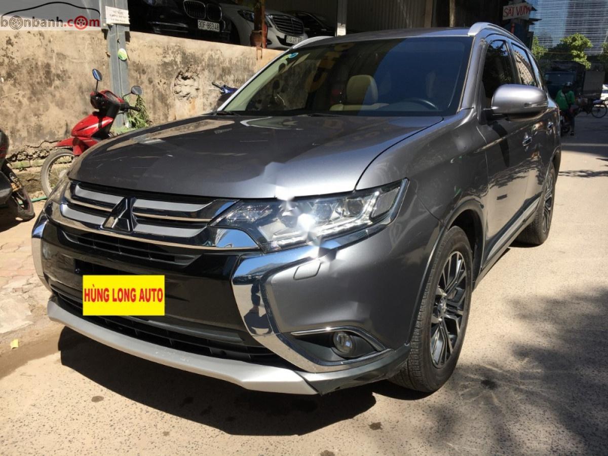 Mitsubishi Outlander 2017 - Cần bán gấp Mitsubishi Outlander 2.4 CVT đời 2017, màu xám, nhập khẩu chính hãng