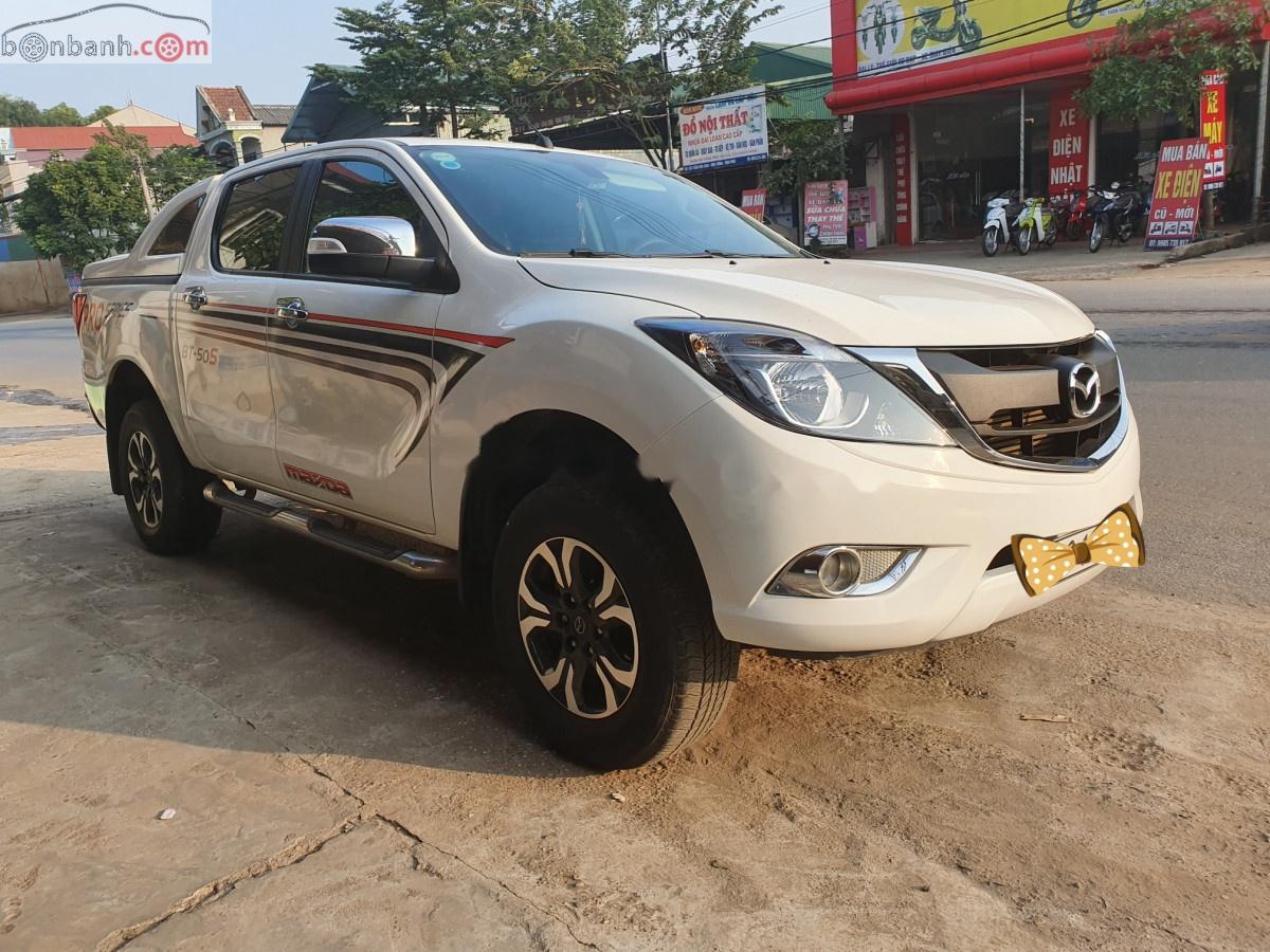 Mazda BT 50 2017 - Bán Mazda BT 50 năm 2017, màu trắng, nhập khẩu nguyên chiếc chính hãng