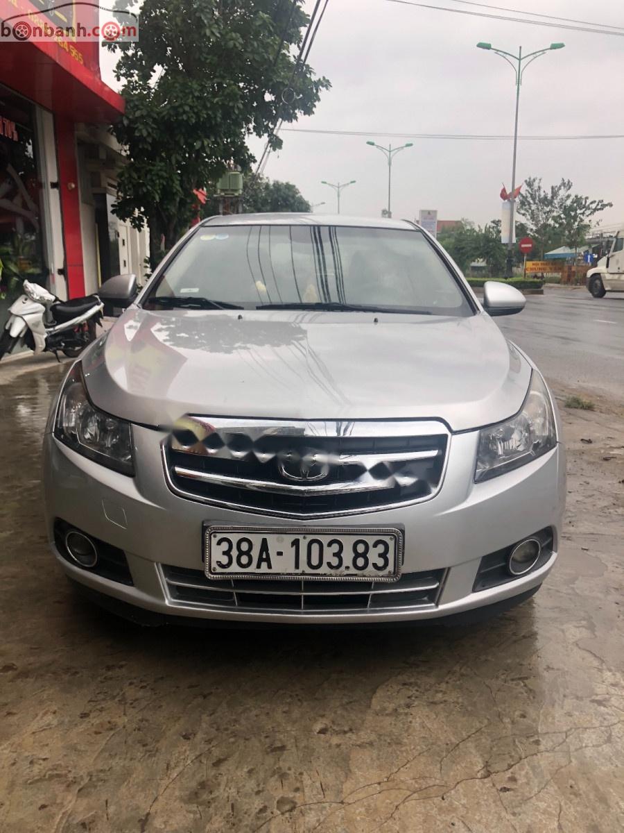 Daewoo Lacetti 2010 - Cần bán Daewoo Lacetti đời 2010, màu bạc, xe nhập 