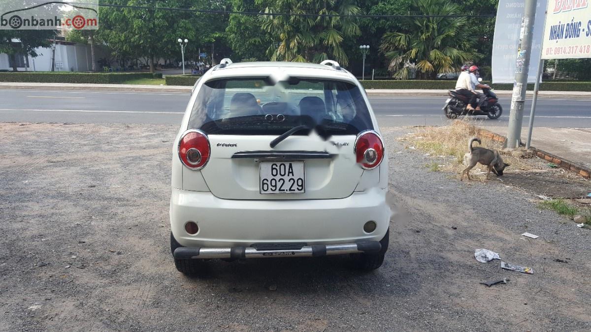 Chevrolet Spark LT  2010 - Cần bán lại xe Chevrolet Spark LT năm 2010, màu trắng, giá tốt