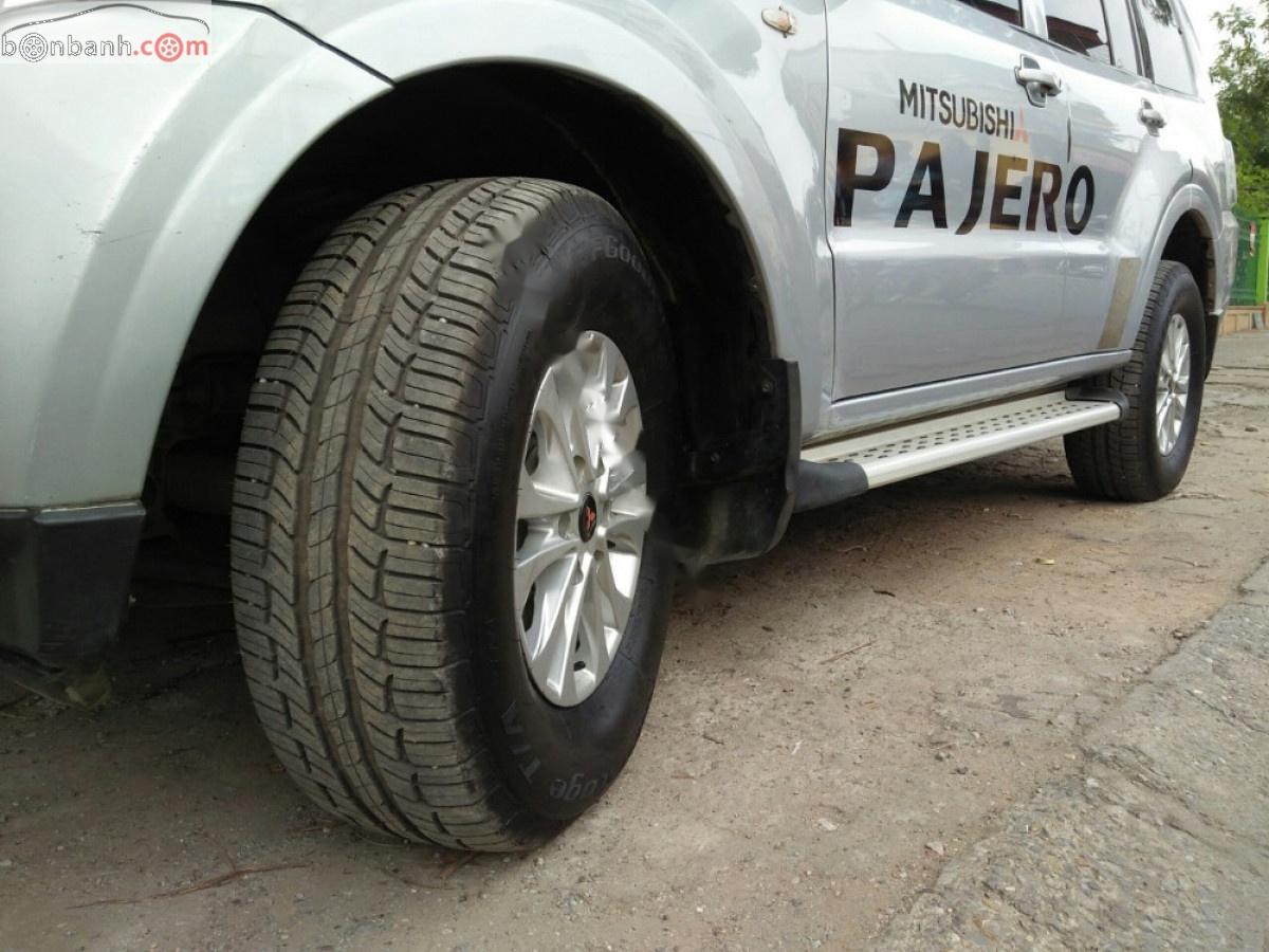 Mitsubishi Pajero 2008 - Cần bán xe Mitsubishi Pajero sản xuất 2008, màu bạc, nhập khẩu nguyên chiếc chính hãng