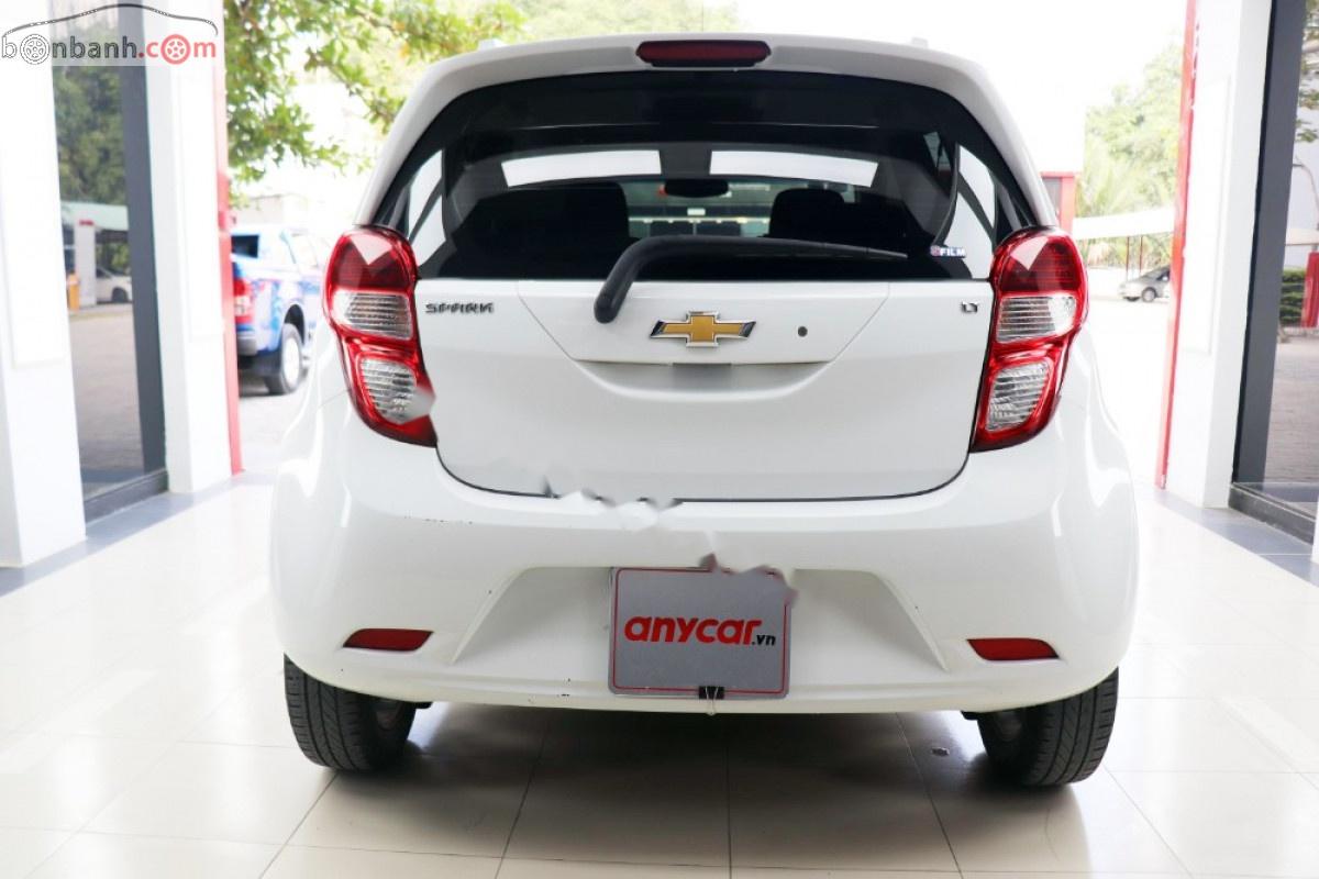 Chevrolet Spark 2018 - Cần bán lại xe Chevrolet Spark MT đời 2018, màu trắng chính chủ